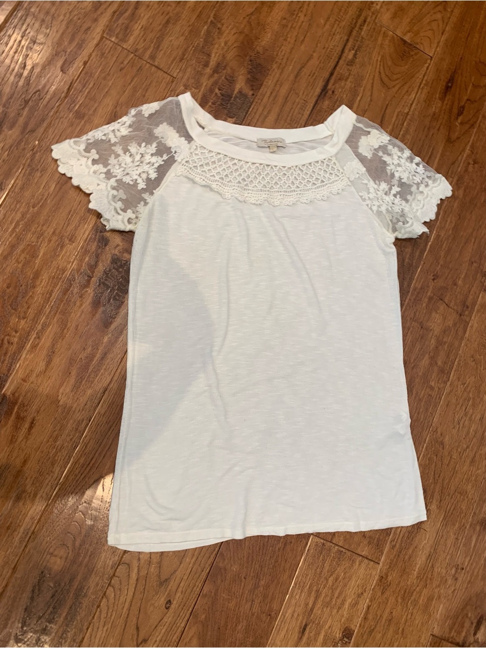 Women's White Lace Sleeve Crochet Yoke Short Sleeve Tee